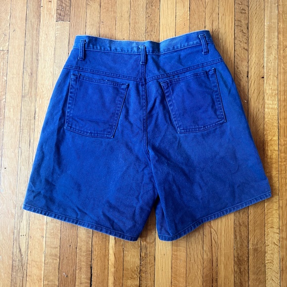 80s Vintage Memphis extra high rise purple denim shorts. - Picture 3 of 4